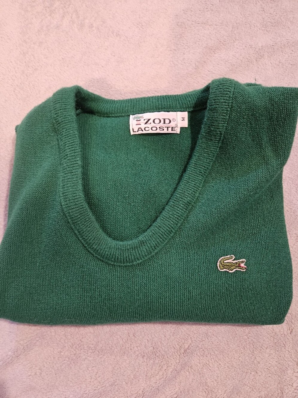 80's Vintage Izod Lacoste Green V-neck sweater, size M.Classic solid green Knit